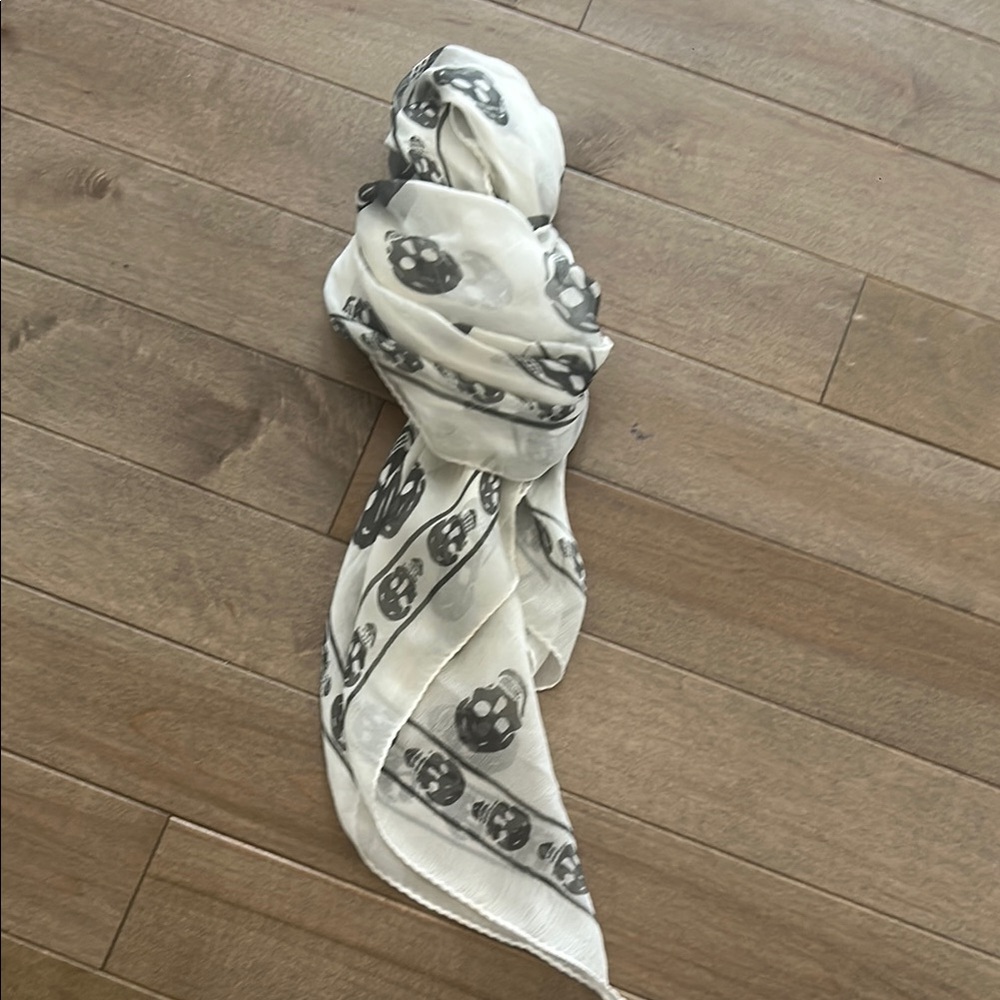 ALEXANDER MCQUEEN SCARF SILK